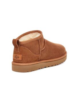 Bootss UGG W Classic Ultra Mini Marron pour Femme