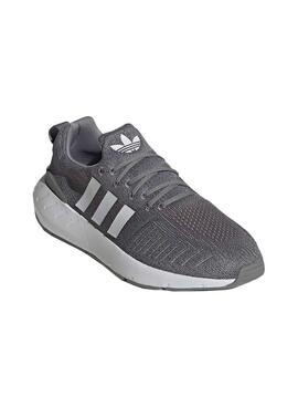 Baskets Adidas Swift Run 22 Gris pour Homme