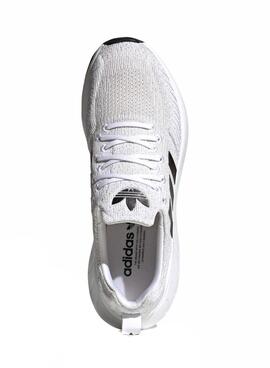 Baskets Adidas Swift Run 22 Blanc pour Homme