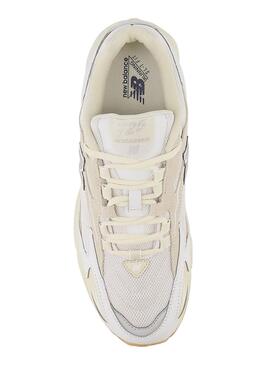 Baskets New Balance 725V1 Beige pour Femme