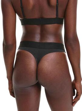 String Calvin Klein Basic pour Femme Noire