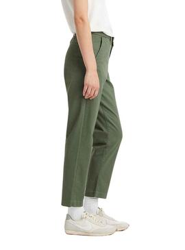 Pantalon Levis Chino Vert pour Femme