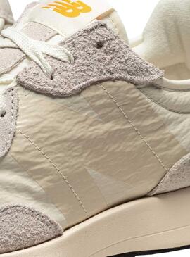 Baskets New Balance 327 Beige pour Femme