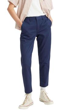 Pantalon Levis Essential Chino Bleu Marine pour Femme