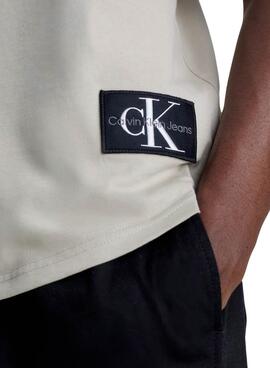 T-Shirt Calvin Klein Jeans Badge Tourner Beige