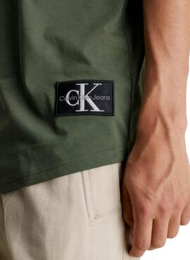 T-Shirt Calvin Klein Jeans Badge Tourner Vert