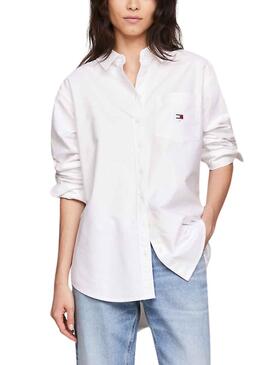 Chemise Tommy Jeans Badge Boyfriend Blanc Femme