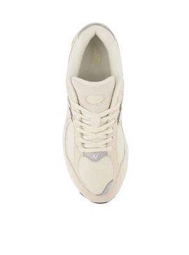 Baskets New Balance M2002 Beige pour Femme