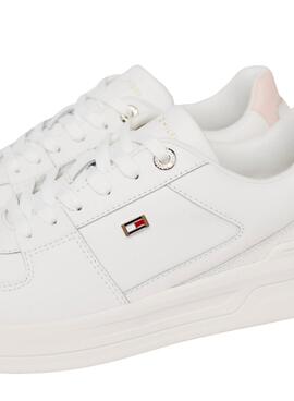 Chaussures Tommy Hilfiger Basket blanches pour femme.