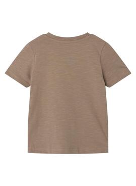 T-shirt Name It Drew en marrón tostado para niño.