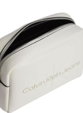 Sac Calvin Klein Jeans Sculpted Camera beige pour femme