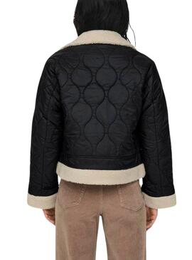 Veste matelassée noire pour femme Only Vania style aviateur.