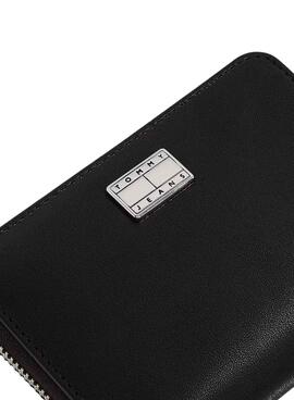 Portefeuille Tommy Jeans American Cool noir pour femme.