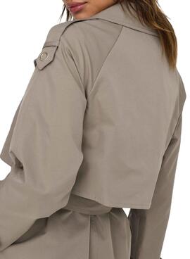 Trench Only Saga marron pour femme.