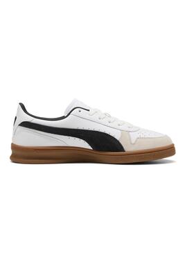Chaussures Puma Indoor blanches pour hommes.