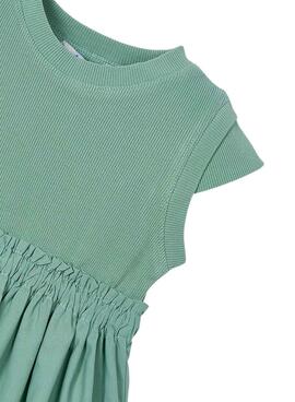 Robe Mayoral verte pour fille combinée.
