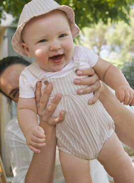 Barboteuse corta et bonnet beige pour bébé