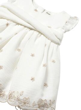 Robe blanche de cérémonie à bordure de la marque Mayoral pour bébé.