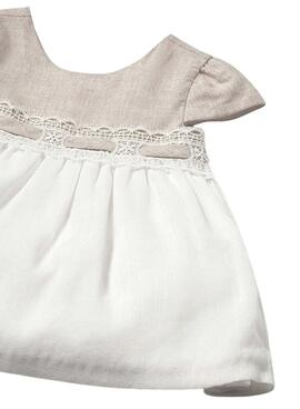 Robe de cérémonie beige pour bébé de la marque Mayoral.