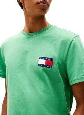 Maillot Tommy Jeans Essential Flag vert pour homme
