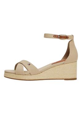 Sandales Tommy Hilfiger Flag Criss beige pour femme.
