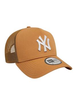 Casquette New Era League Essential Trucker New York Yankees chameau