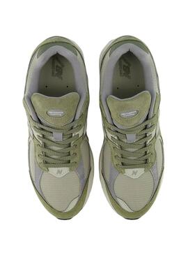 Chaussures New Balance U2002R CA vertes pour homme