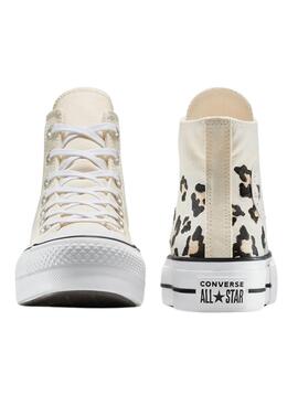 Des baskets Converse Chuck Taylor All Star Lift beige léopard pour femme.
