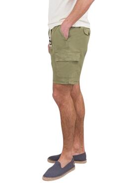 Bermudes Le Ganso cargo teinté en vert pour homme.