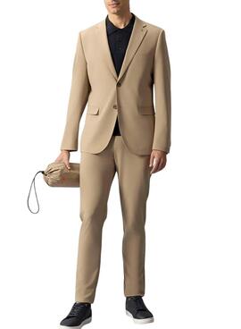 La Americana El Pulpo ultraligera classic beige para hombre serait traduite en français par l'américaine El Pulpo ultra-légère beige classique pour homme.