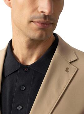 La Americana El Pulpo ultraligera classic beige para hombre serait traduite en français par l'américaine El Pulpo ultra-légère beige classique pour homme.