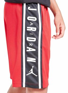 Short Bermuda Air Jordan rouge pour enfant.