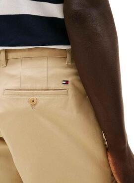 Bermudes Tommy Hilfiger Brooklyn beige pour hommes.