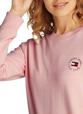 Sweat à capuche Tommy Jeans Essential Logo rose pour femme.