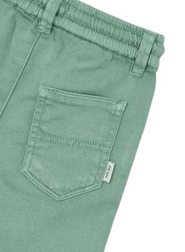 Bermuda Mayoral en suave verde para niño.