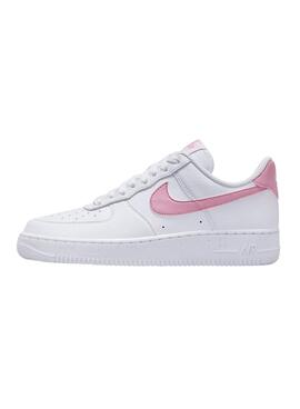 Des baskets Nike Air Force blanches pour femme