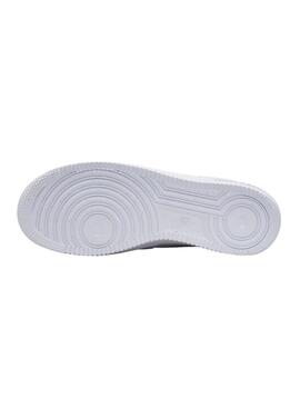 Des baskets Nike Air Force blanches pour femme