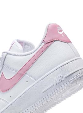 Des baskets Nike Air Force blanches pour femme