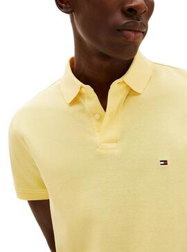 Polo Tommy Hilfiger 1985 jaune pour homme.