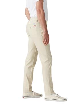 Pantalon Levi's XX Chino Standard Taper beige pour homme.