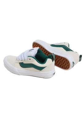 S'il vous plaît, donnez-moi juste la traduction en français de ceci : Baskets Vans Old Skool rétro beige et vert.
