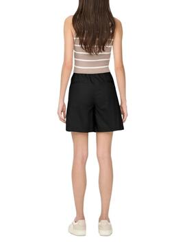 Bermuda Only Zora taille haute noire pour femme.