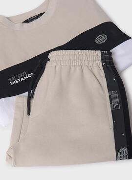  Set Mayoral bermuda et t-shirt à rayures pour garçon.