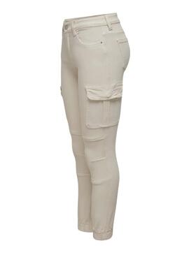 Pantalon cargo slim beige pour femme Missouri de la marque Only.