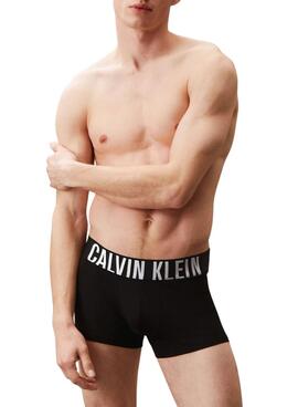 Paquete de 3 calzoncillos Calvin Klein bóxer ajustados negros para hombre.