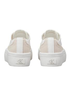 Chaussures en toile Calvin Klein avec plateforme blanche pour femme.
