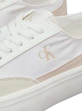 Chaussures en toile Calvin Klein avec plateforme blanche pour femme.