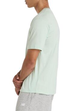 T-shirt New Balance Sport Essentials verte pour homme.