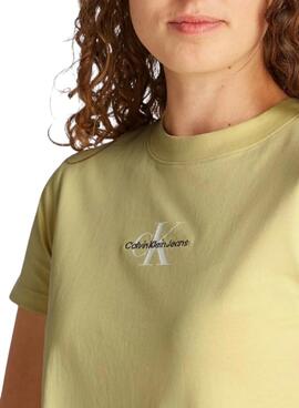 T-shirt Calvin Klein jaune coupé pour femme