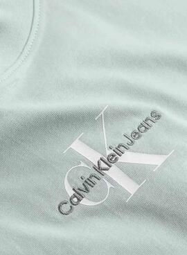 T-shirt Calvin Klein monologue bleue cropped pour femme.